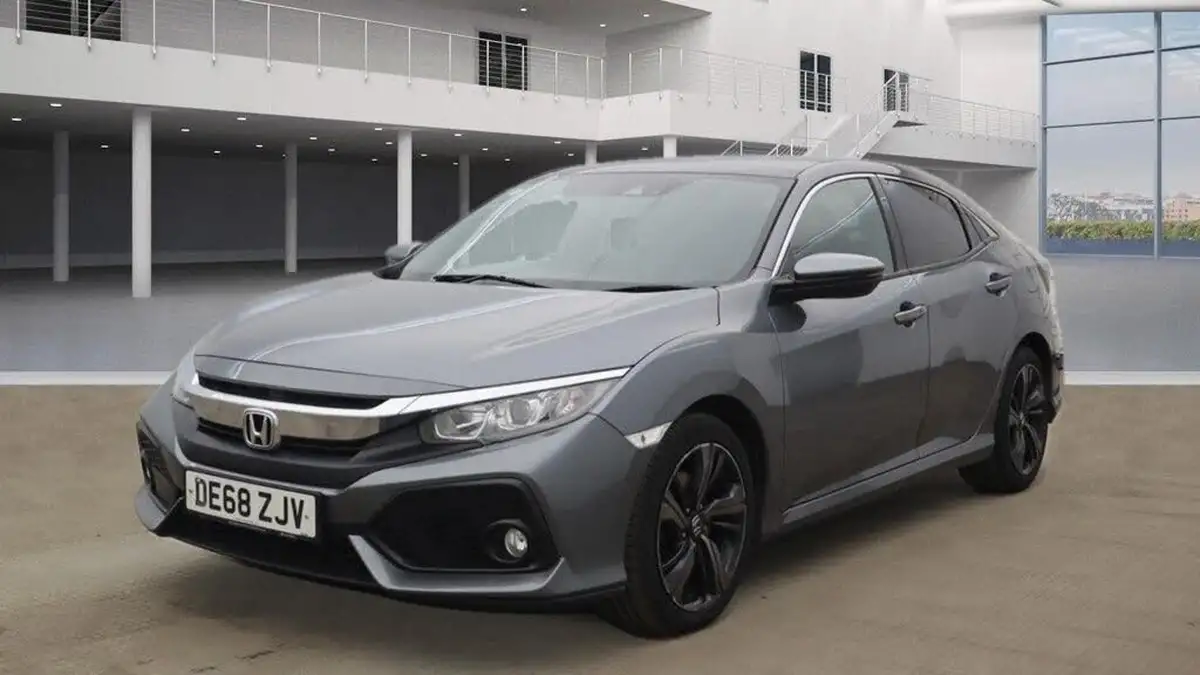 2018-honda-civic-16-i-dtec-ex-tech-packss-hatchback-5d-auto-big-1