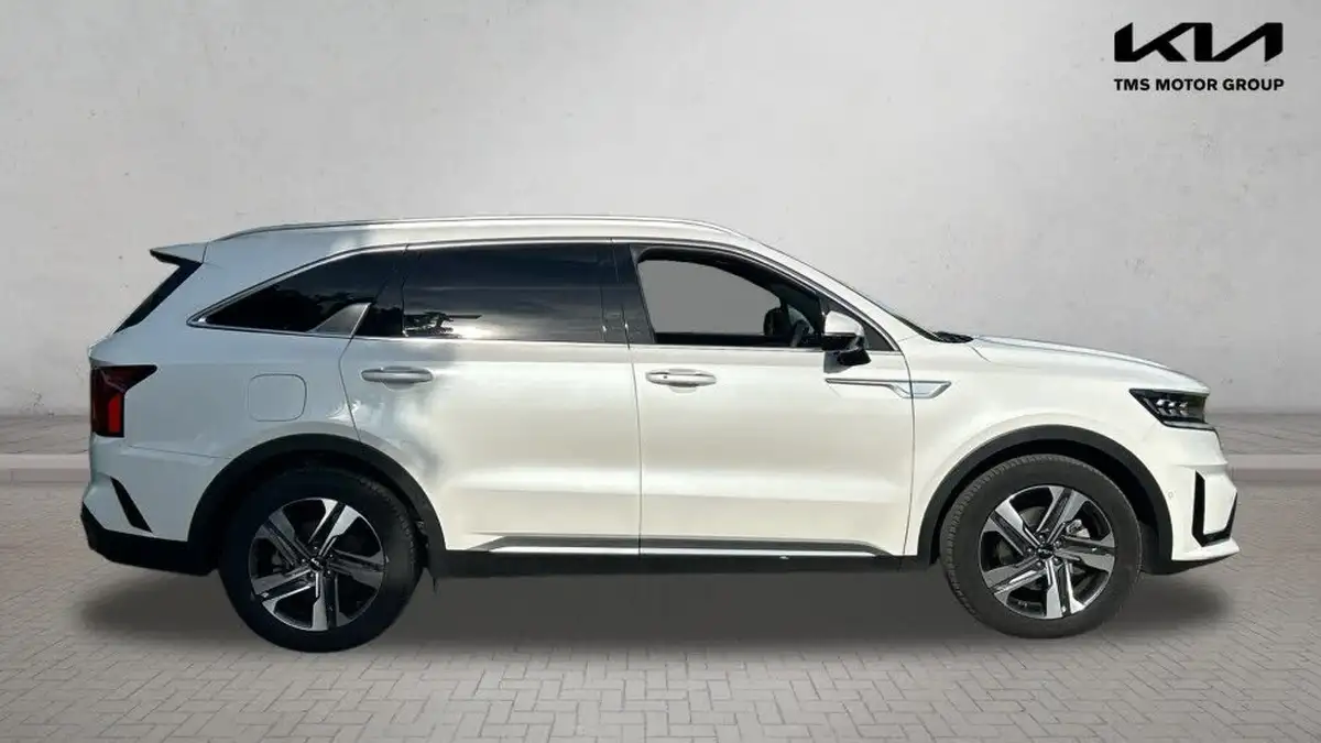 2023-kia-sorento-16-t-gdi-4-261bhp-phev-big-3