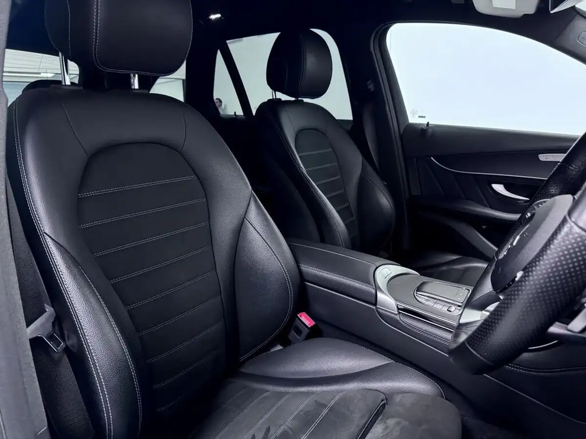 2021-mercedes-benz-glc-class-20d-glc220d-amg-line-station-wagon-5d-1950cc-4matic-plus-big-30