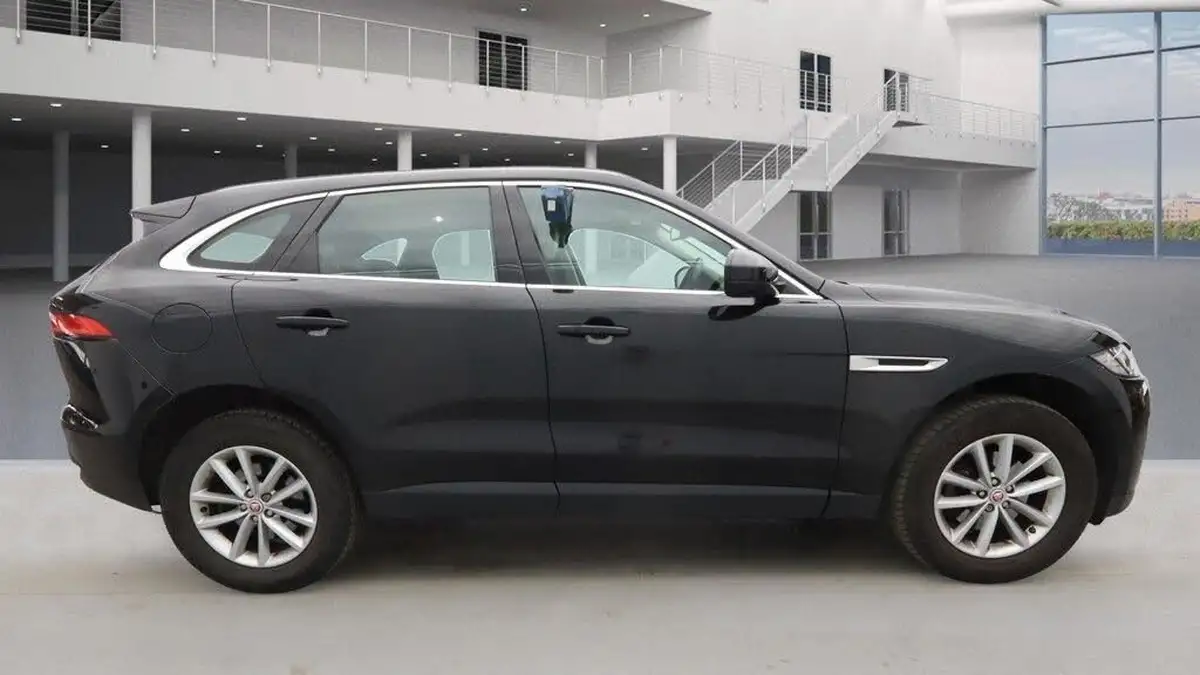 2017-jaguar-f-pace-20-i4d-prestige-180ps-awd-ss-auto-big-8