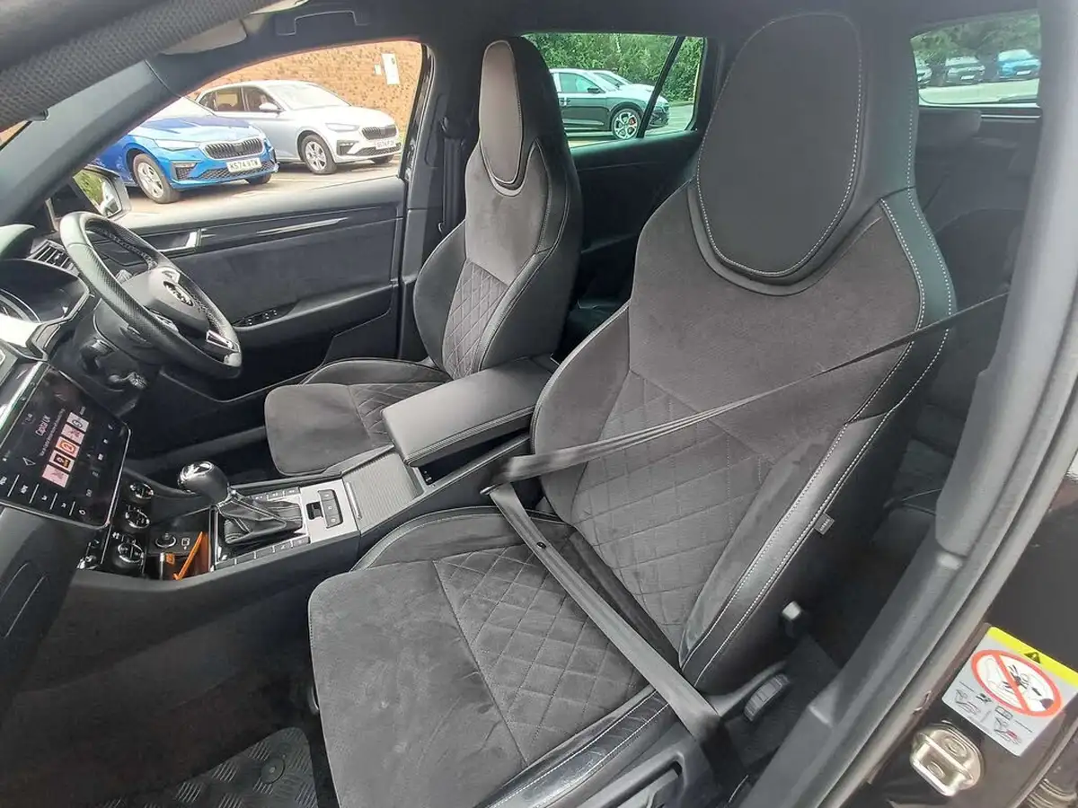 2018-skoda-superb-20tdi-sportline-plus-190ps-estate-dsg-big-2