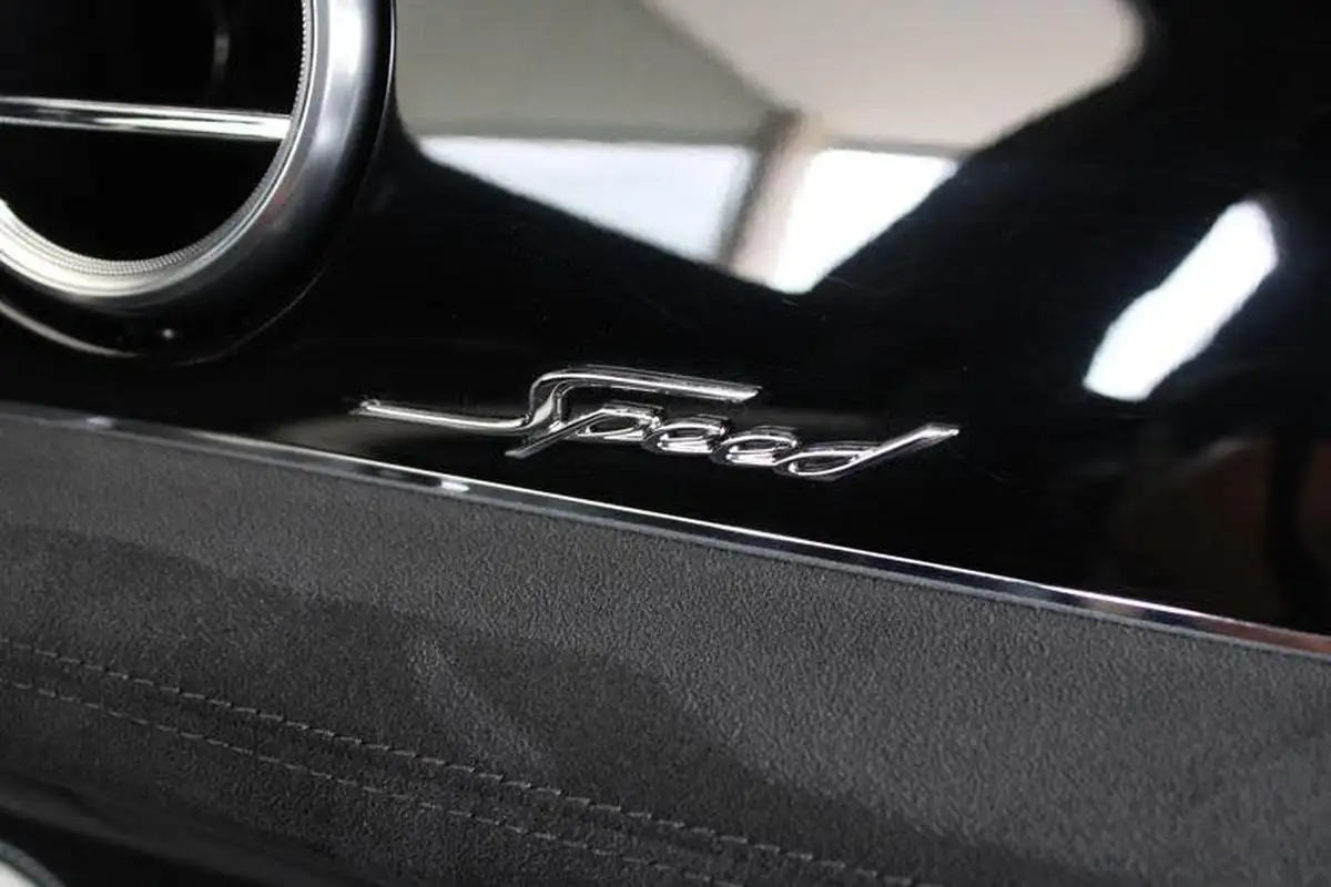 2019-bentley-bentayga-60-w12-speed-big-36
