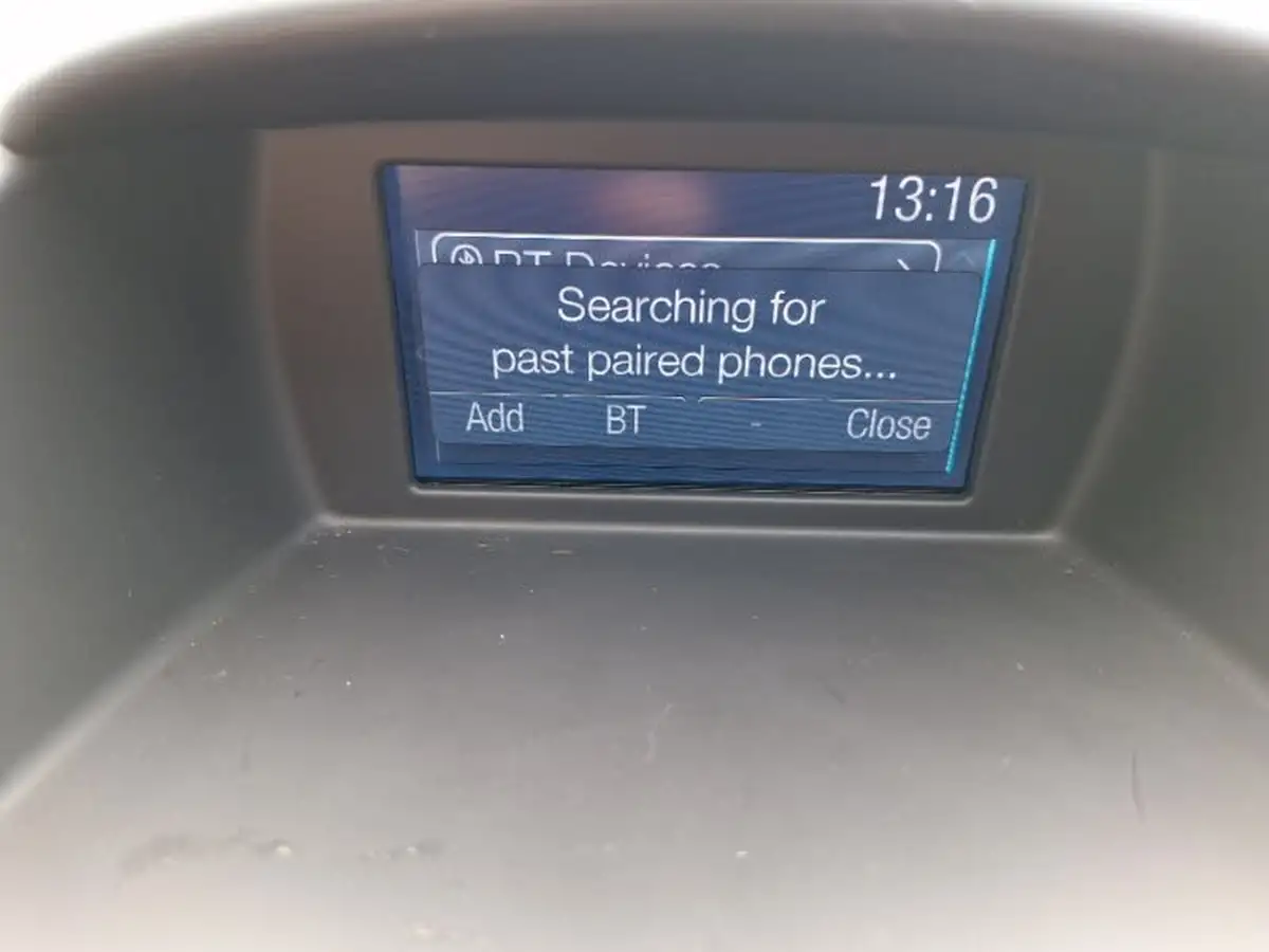 2016-ford-fiesta-125-zetec-5d-big-11