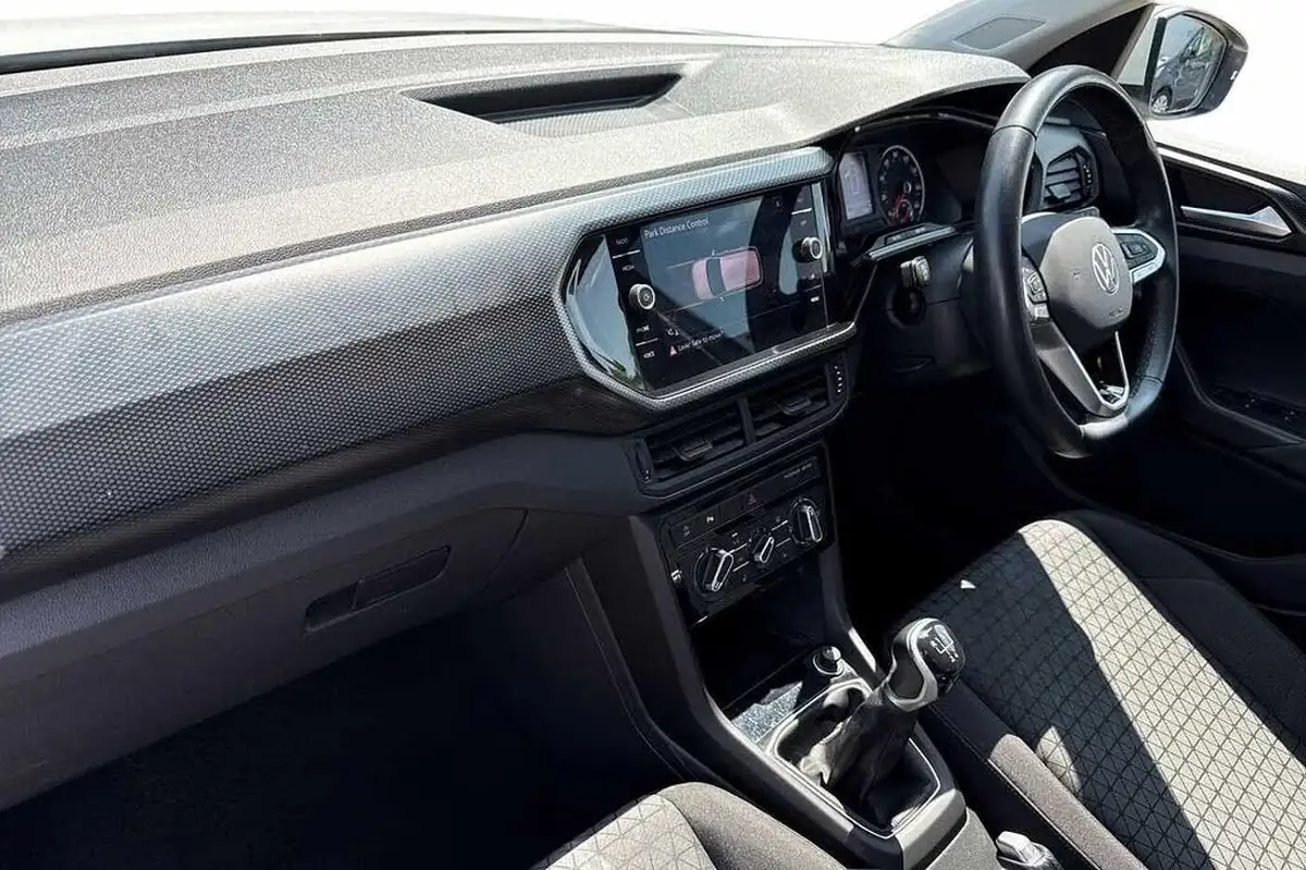 2022-volkswagen-t-cross-10-tsi-se-95ps-big-1
