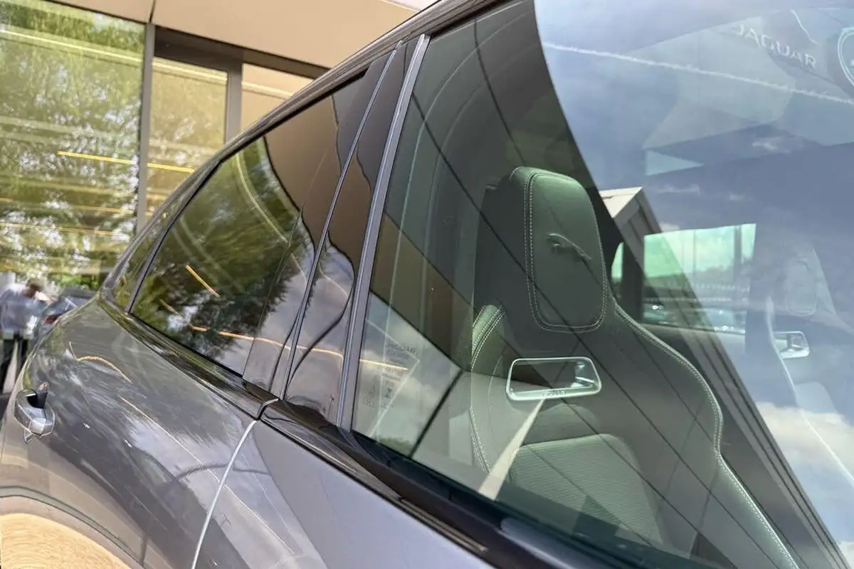2023-jaguar-f-pace-30-d300-r-dynamic-hse-black-big-23