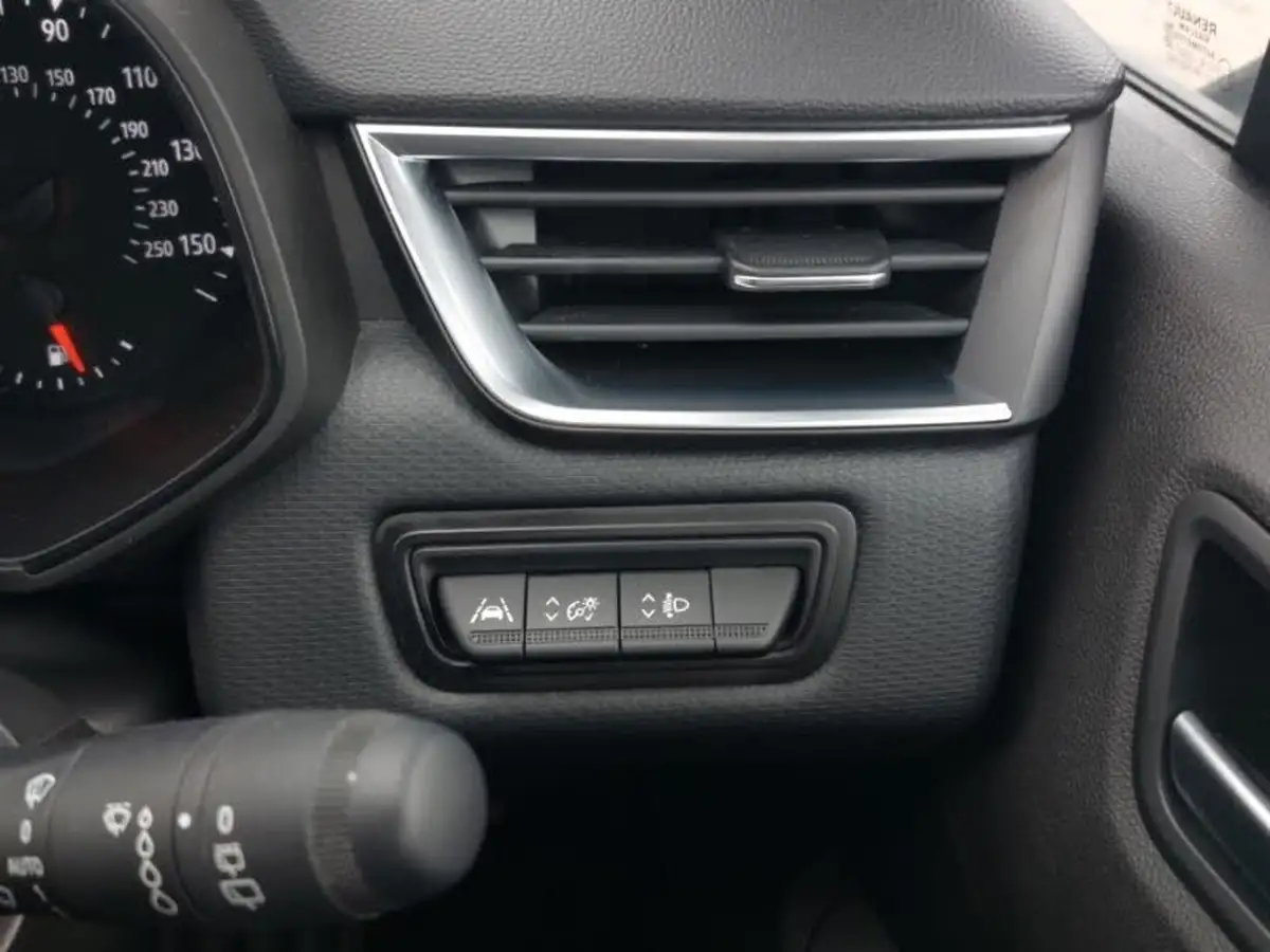 2022-renault-clio-10-tce-iconic-edition-big-18