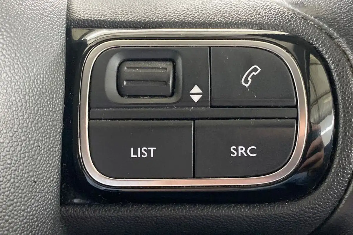 2019-citroen-c5-aircross-12-puretech-flair-big-37