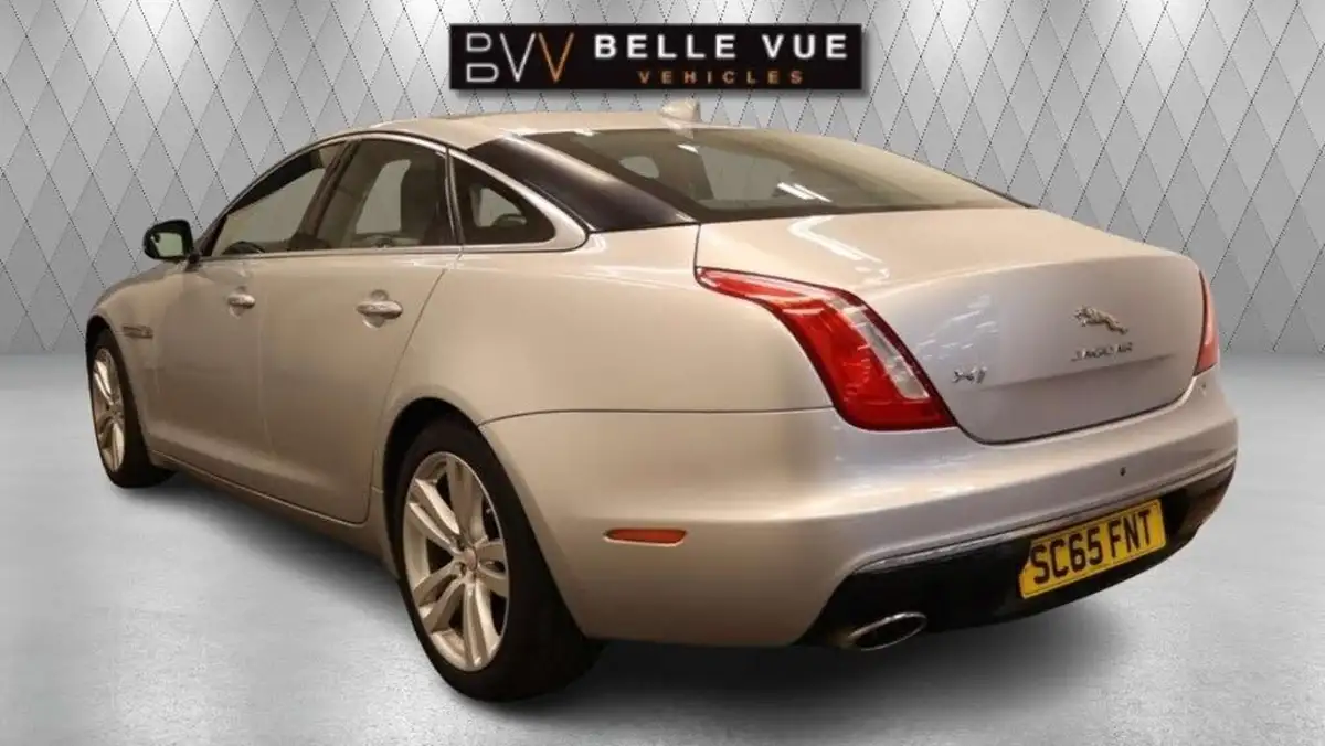 2015-jaguar-xj-series-30td-xj-premium-luxury-swb-auto-big-4
