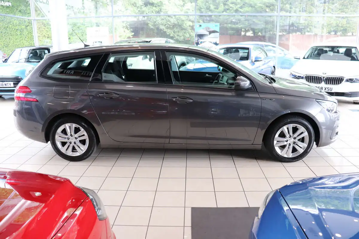 2018-peugeot-308-sw-15-bluehdi-active-15-bluehdi-130bhp-big-8