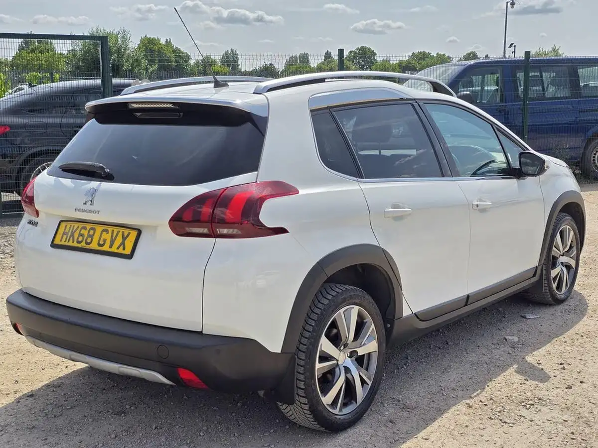 2019-peugeot-2008-suv-12-puretech-allure-110bhp-eat6-big-18