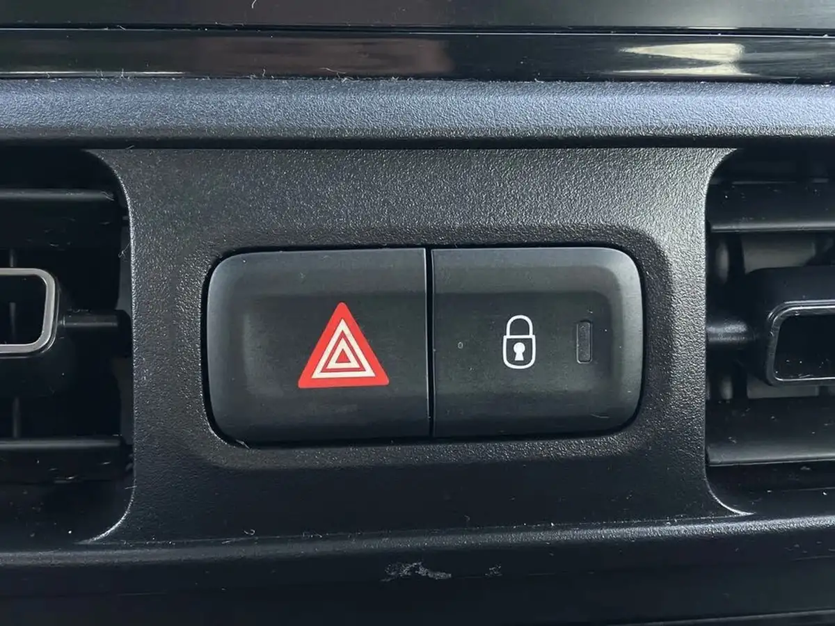 2023-citroen-berlingo-e-flair-xtr-m-size-big-33