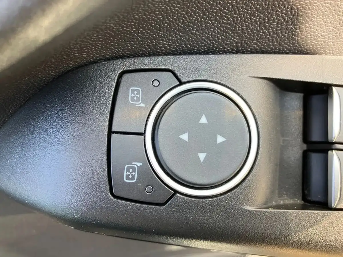 2021-ford-fiesta-10t-trend-100ps-5d-big-34