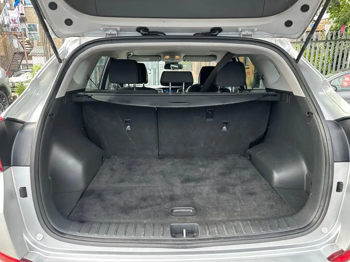 2017-hyundai-tucson-17crdi-blue-drive-se-nav-141ps-dct-big-23