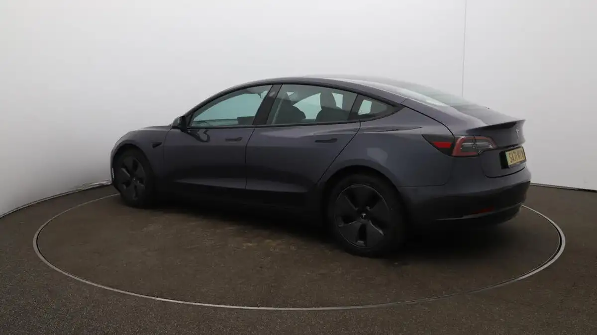2021-tesla-model-3-e-long-range-awd-big-35