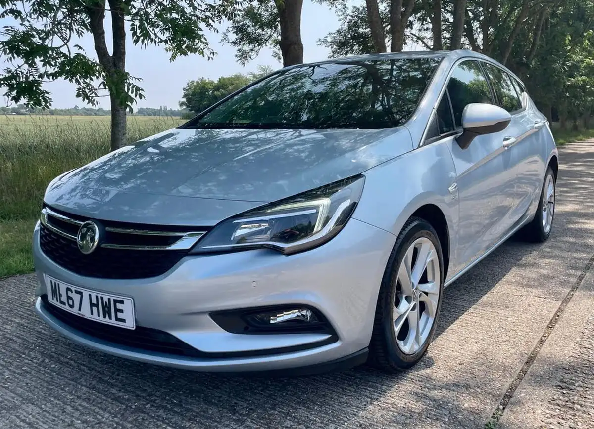 2017-vauxhall-astra-16cdti-sri-110ps-hatchback-big-16