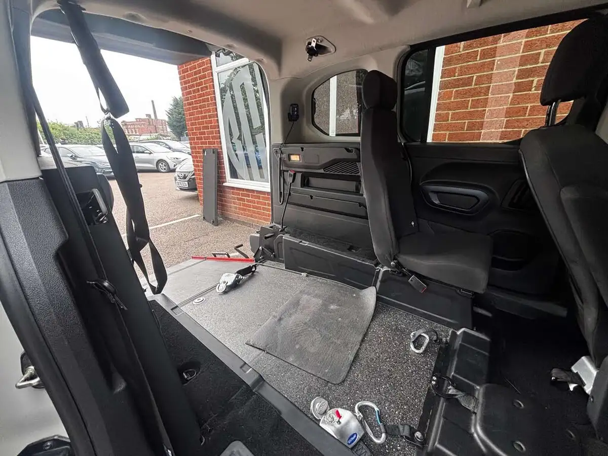 2019-peugeot-rifter-15-bluehdi-allure-100bhp-standard-big-14