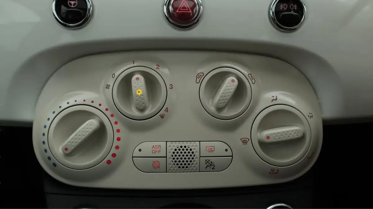 2020-fiat-500-12-lounge-dualogic-big-12