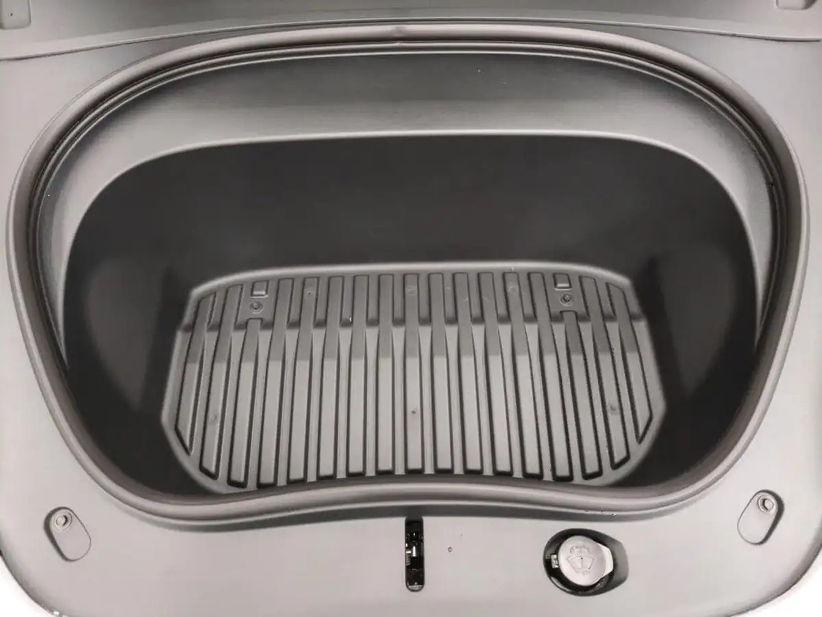 2024-tesla-model-3-e-rwd-big-43