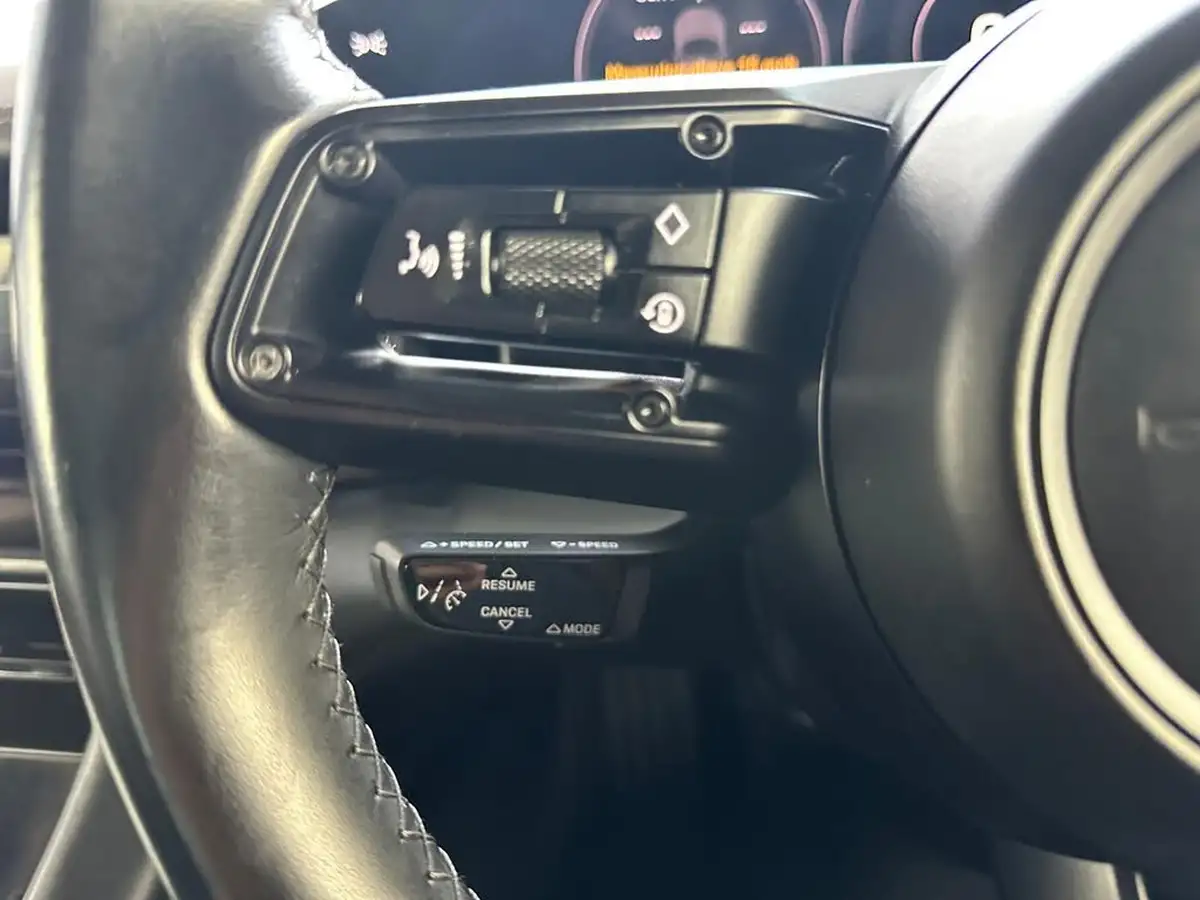 2021-porsche-taycan-e-base-476ps-performance-battery-plus-big-31