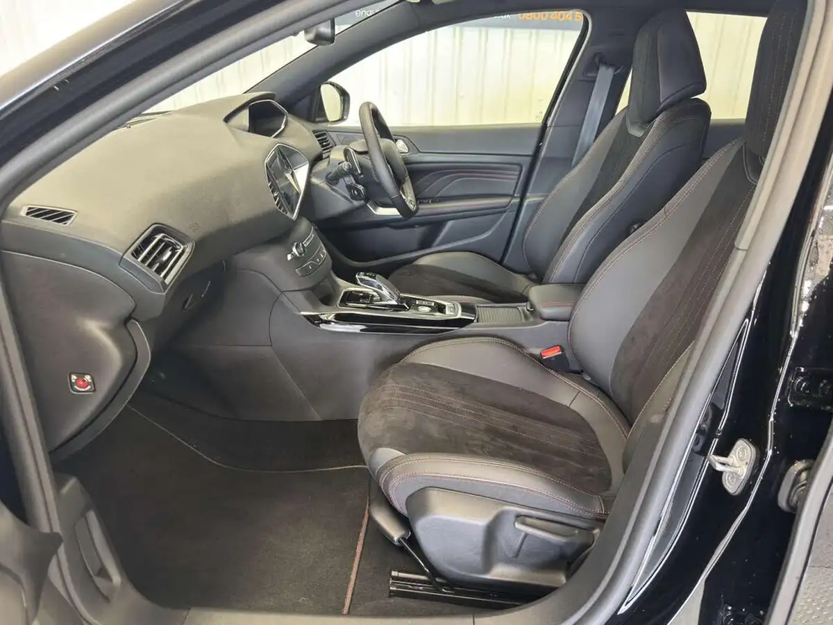 2021-peugeot-308-12-puretech-gt-premium-big-13