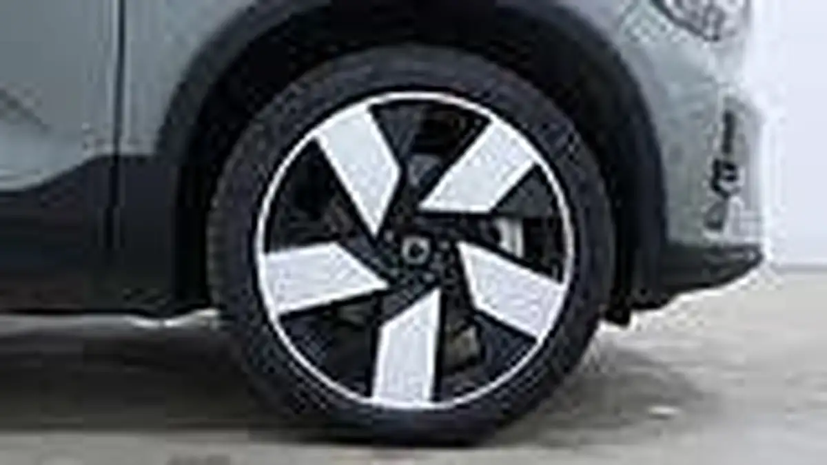 2022-volvo-c40-e-twin-recharge-pro-big-31