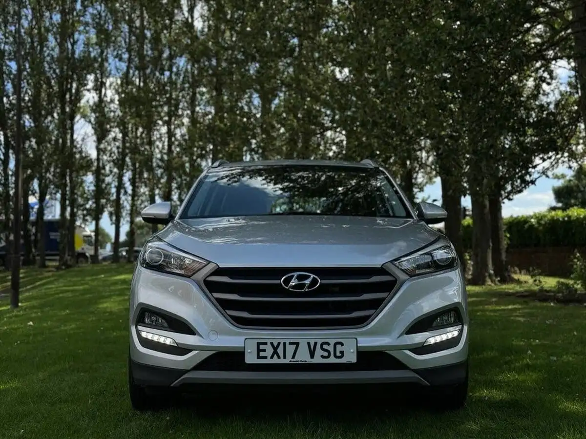 2017-hyundai-tucson-17crdi-blue-drive-se-nav-116ps-big-2
