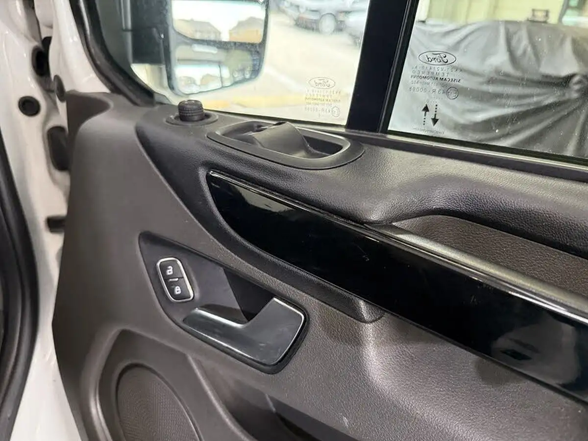 2020-ford-transit-custom-20tdci-300-l1h1-limited-130pseu6dt-panel-van-big-14
