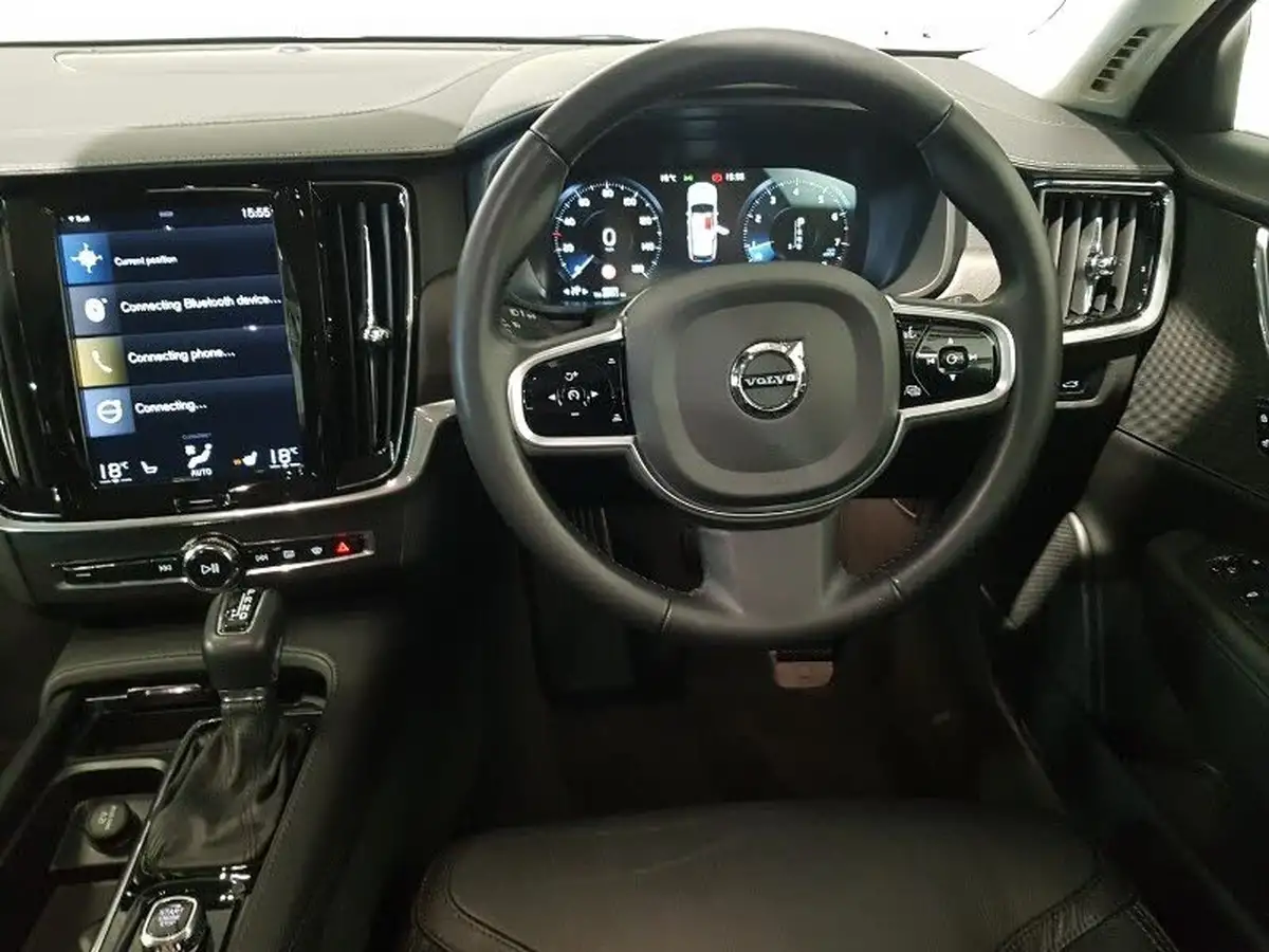 2019-volvo-v90-20-t5-cross-country-big-6
