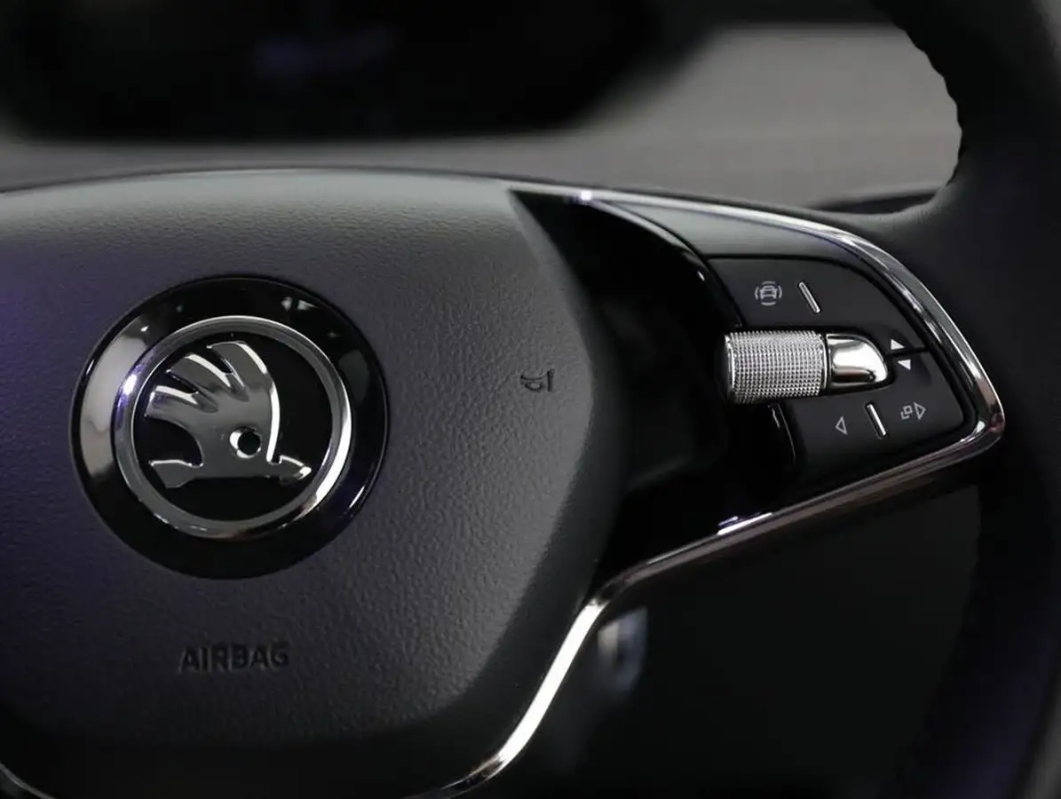 2024-skoda-enyaq-e-60-big-49