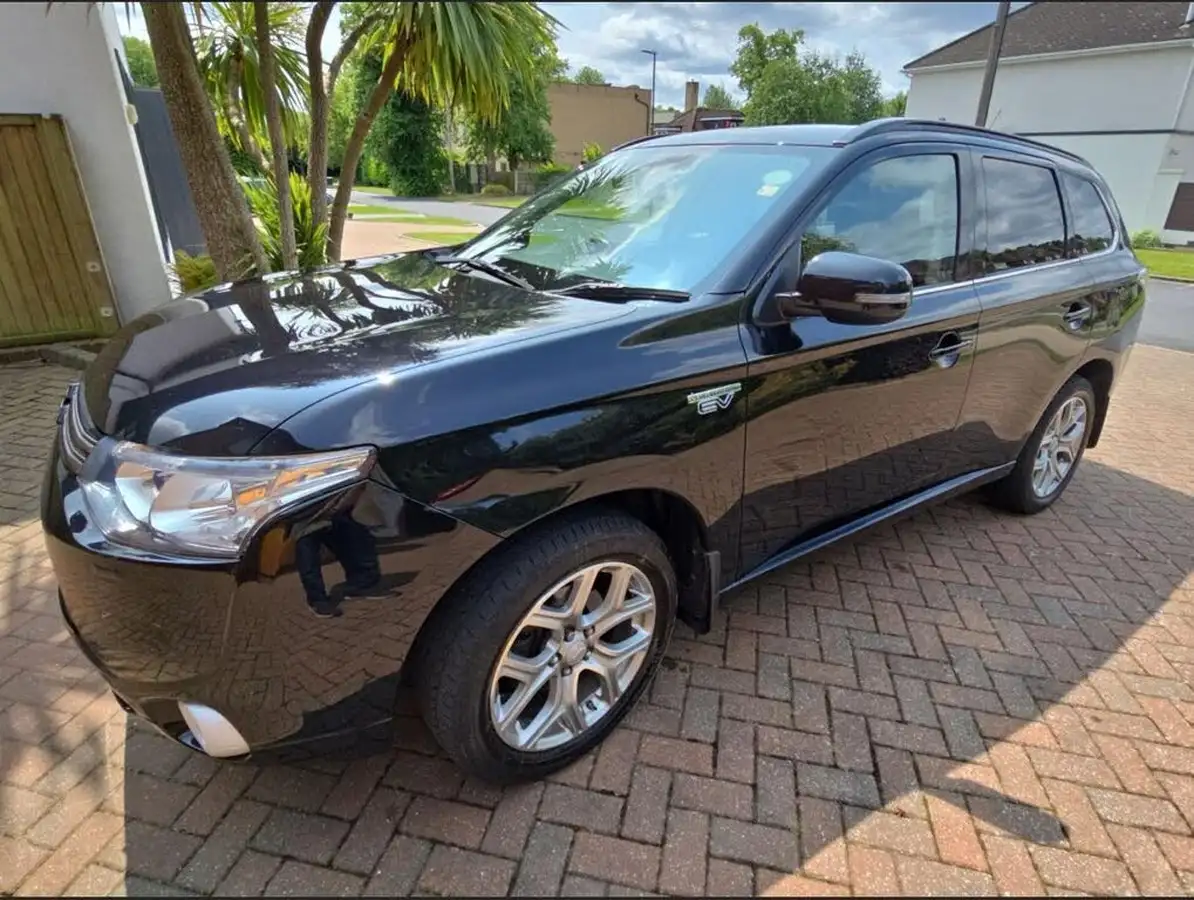 2015-mitsubishi-outlander-20-gx4h-big-1