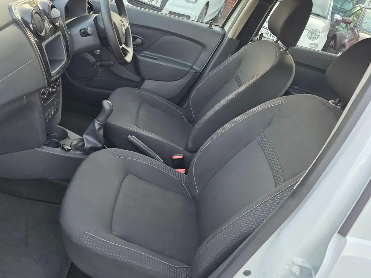 2017-dacia-sandero-10-sce-access-big-16