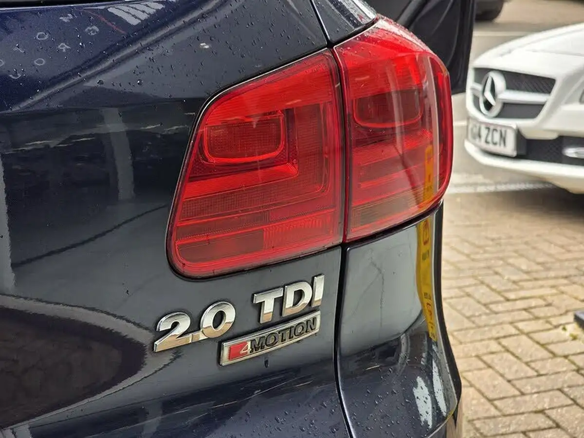2015-volkswagen-tiguan-20tdi-match-150ps-4wd-bmt-dsg-big-29