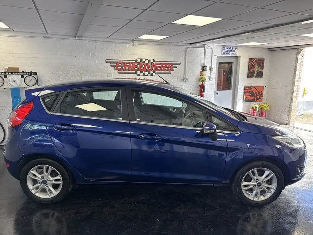 2016-ford-fiesta-10t-zetec-100ps-ecoboost-ss-5d-big-4