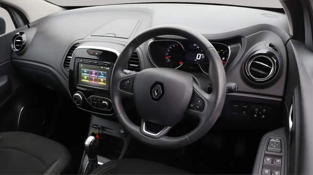 2019-renault-captur-13-tce-iconic-150bhp-ss-edc-auto-big-9