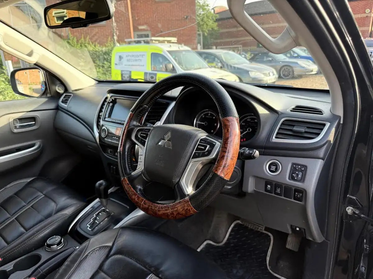 2017-mitsubishi-l200-24di-d-barbarian-178bhp-eu6-auto-big-19