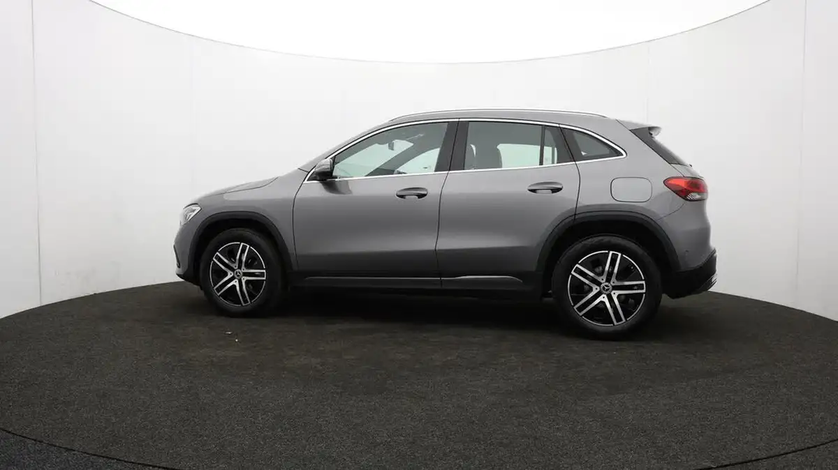 2022-mercedes-benz-gla-class-13-gla-200-sport-executive-big-73