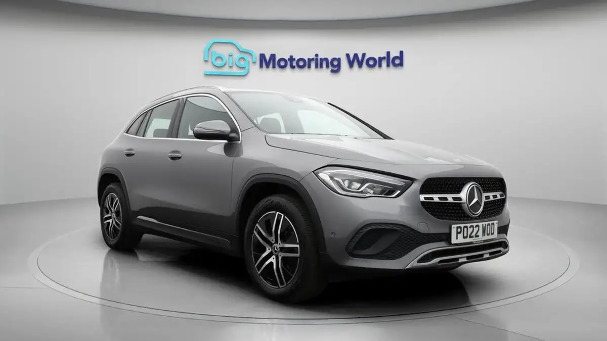 2022-mercedes-benz-gla-class-13-gla-200-sport-executive-big-1