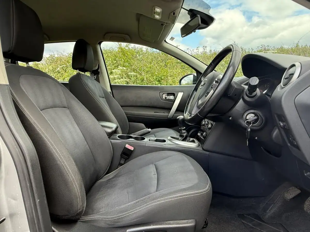2010-nissan-qashqai-15td-acenta-big-15