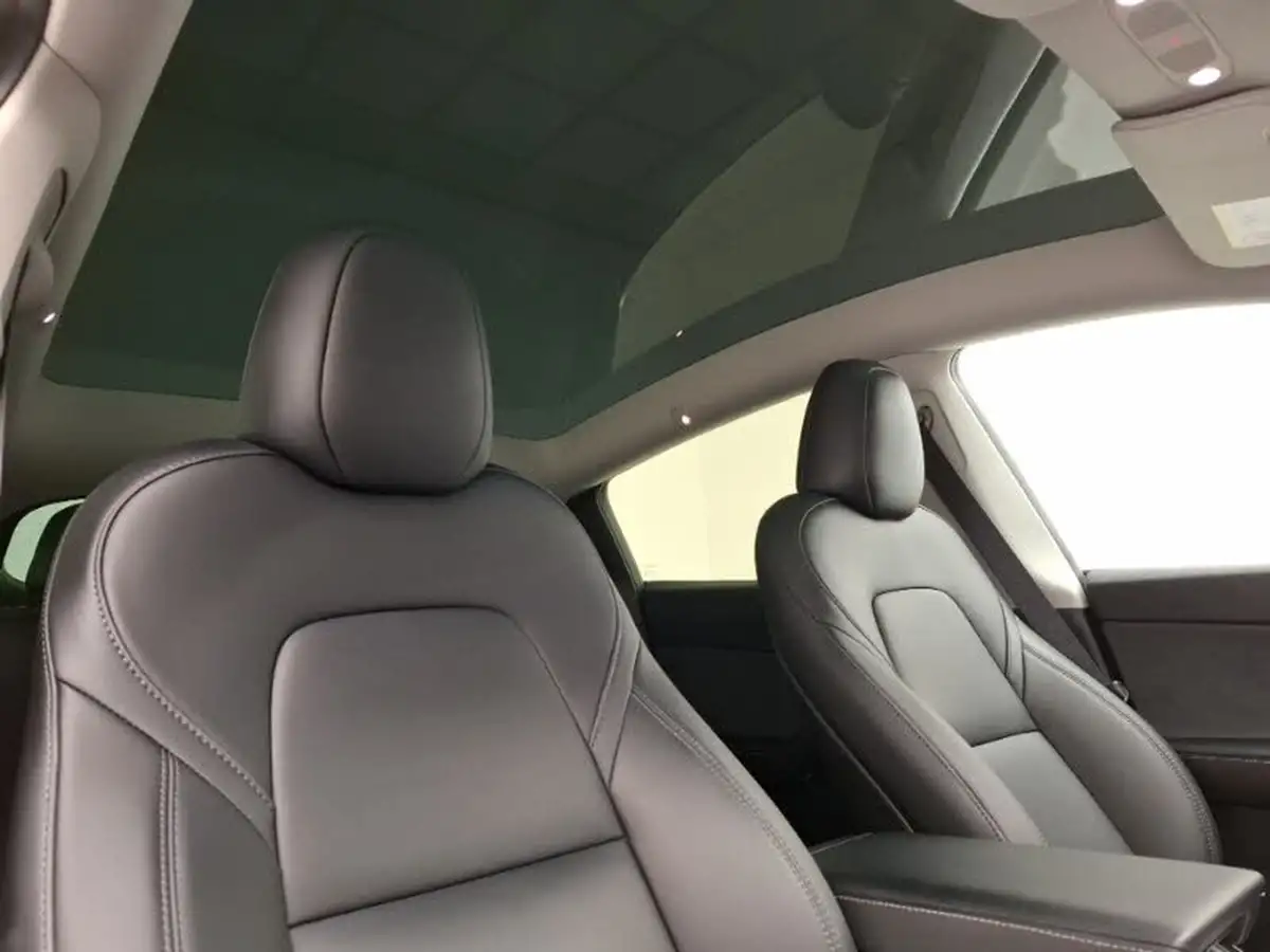 2023-tesla-model-y-e-long-range-big-15