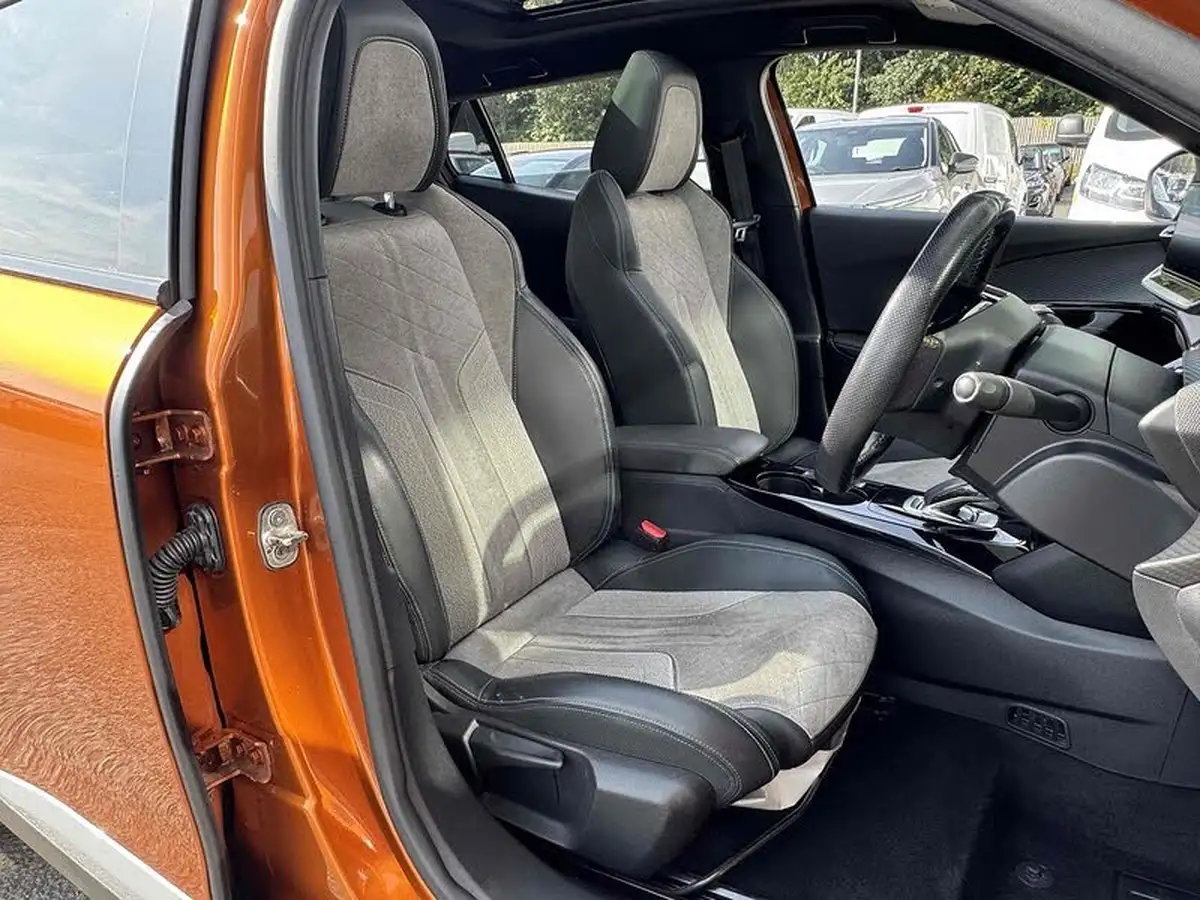 2021-peugeot-2008-suv-e-gt-premium-big-23