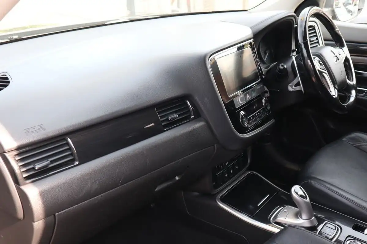 2018-mitsubishi-outlander-20-4hs-phev-5st-big-41