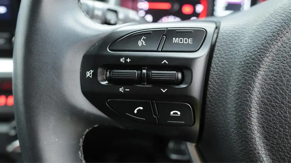 2022-kia-stonic-10-t-gdi-2-big-23