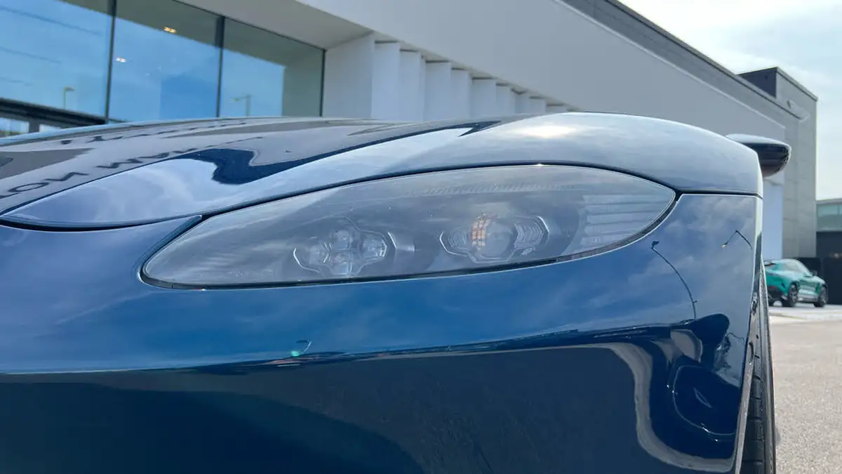 2019-aston-martin-vantage-40-v8-vantage-big-19