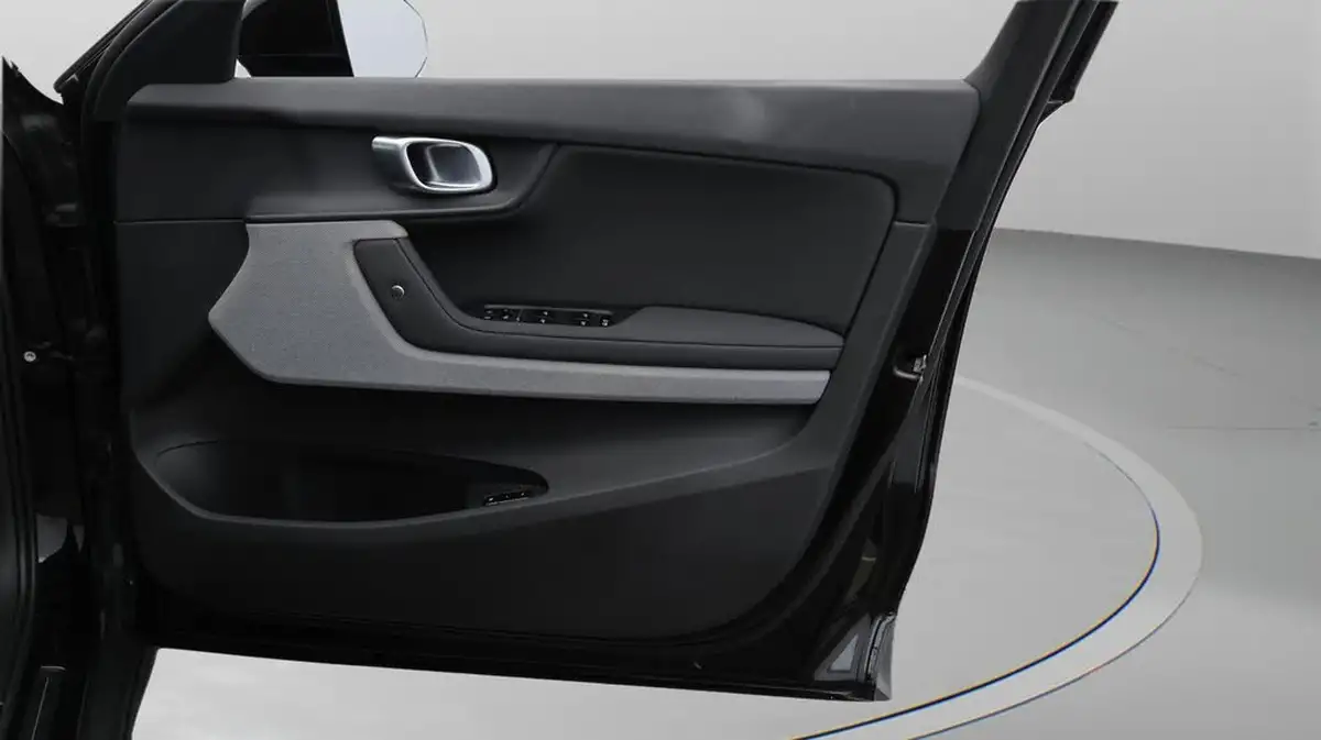 2022-polestar-polestar-2-e-ps2-300kw-long-dual-big-15