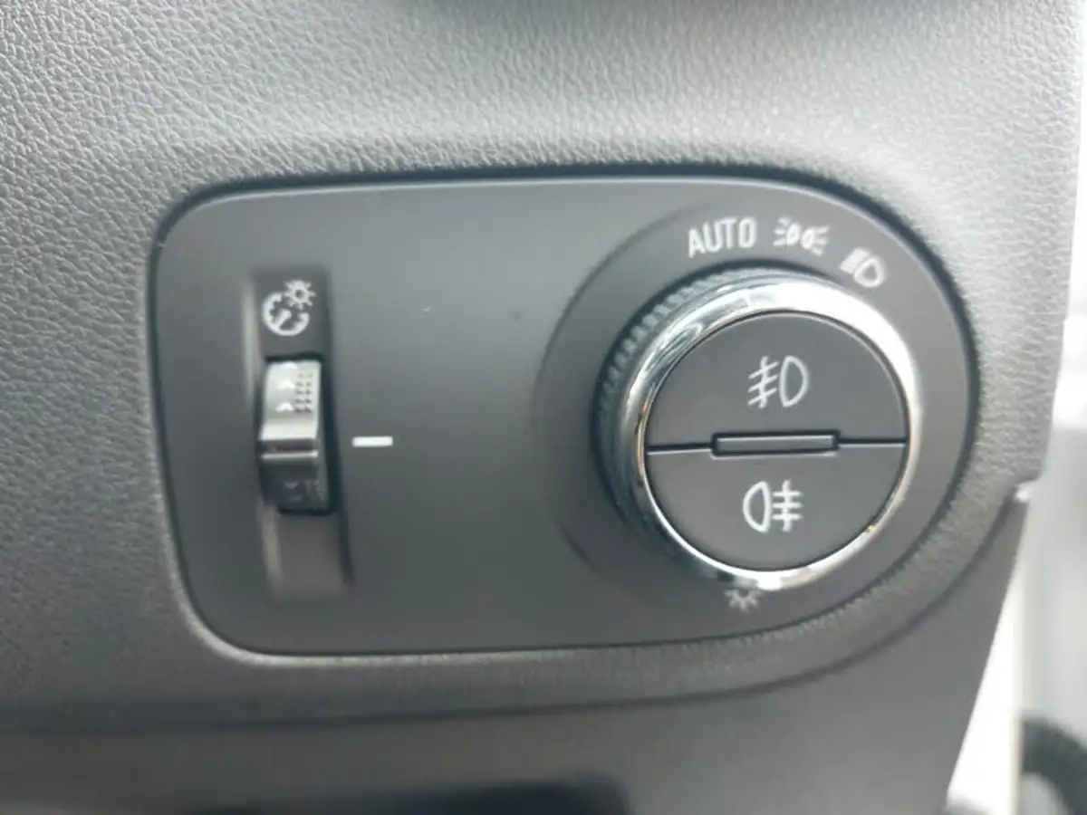 2022-vauxhall-crossland-12-ultimate-130ps-auto-big-13