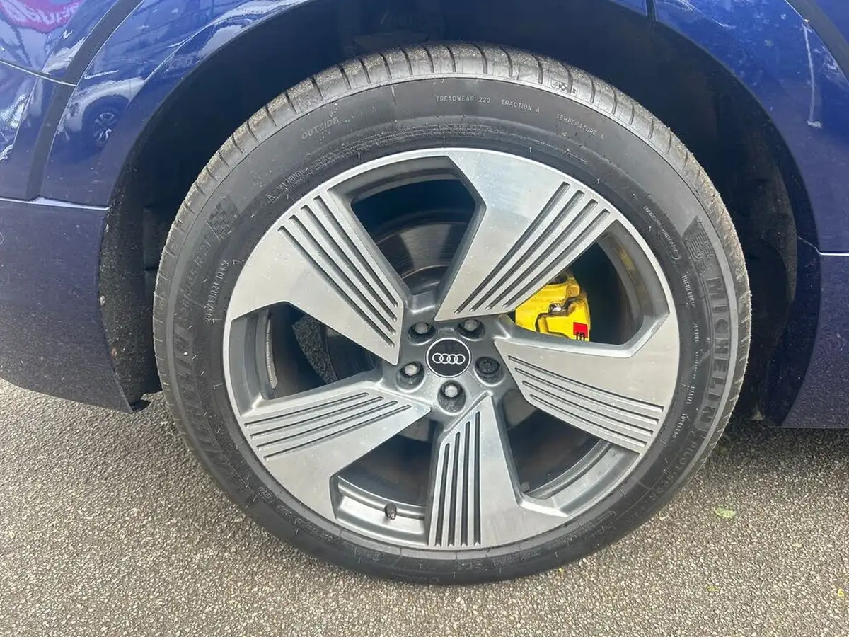 2021-audi-e-tron-55e-s-line-sportback-big-16