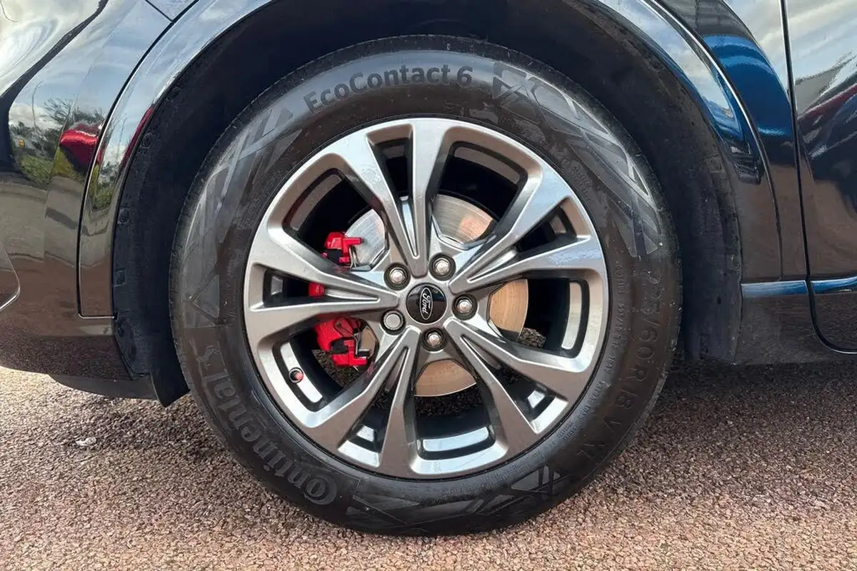 2021-ford-kuga-15t-st-line-edition-big-23