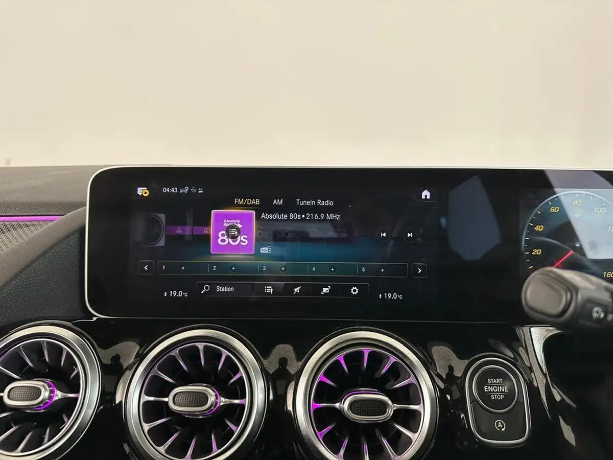 2020-mercedes-benz-b-class-13-b200-amg-line-premium-plus-big-42