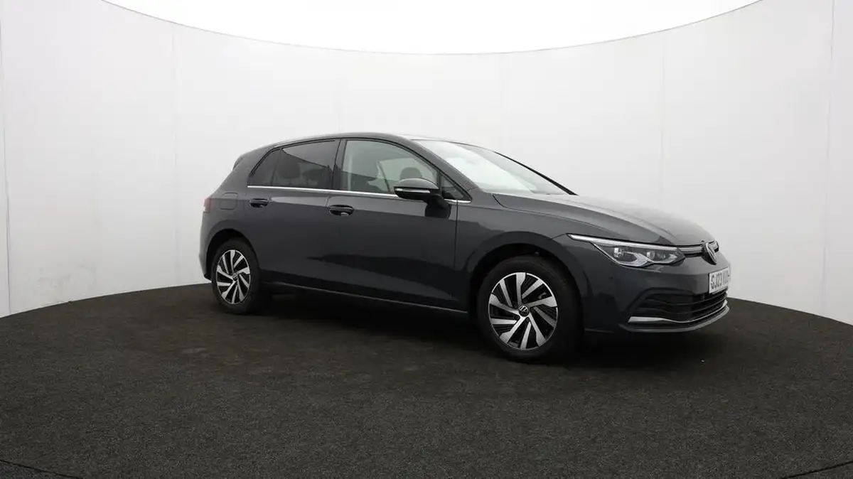 2023-volkswagen-golf-14-tsi-ehybrid-style-big-40