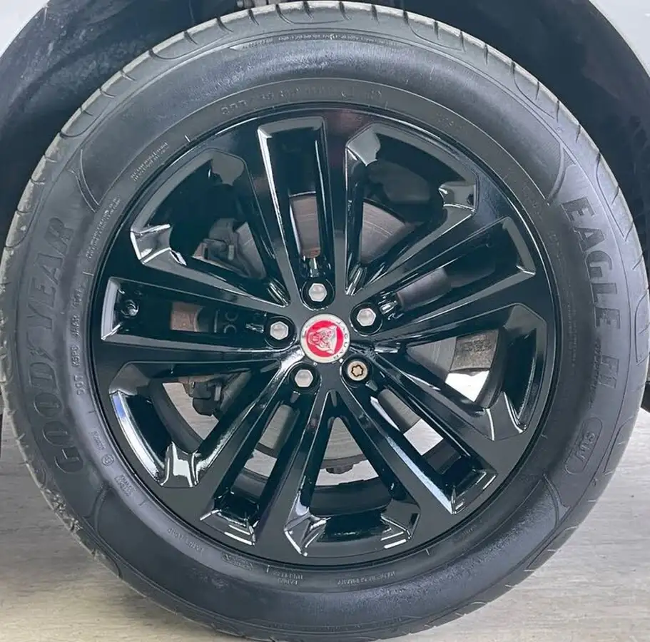 2018-jaguar-f-pace-20-i4d-r-sport-180ps-awd-auto-big-17